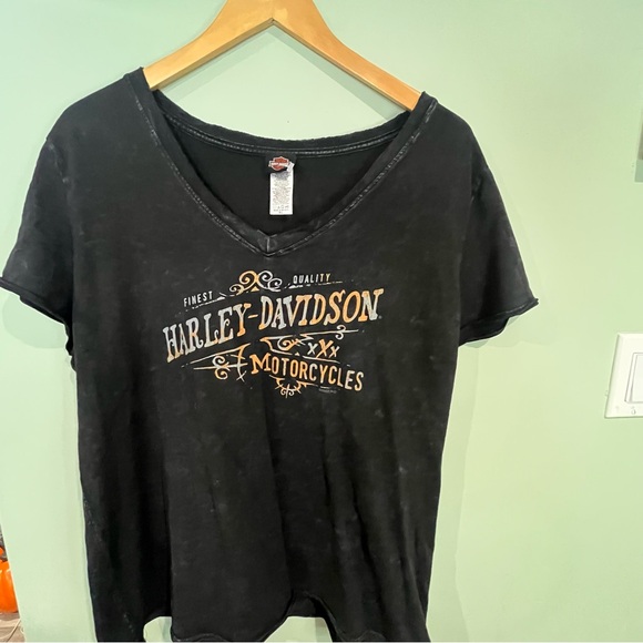Harley-Davidson Tops - 6/$25 Harley-Davidson Women's Black Tee with Gold Logo